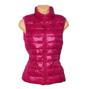 Lightweight down vest fuchsia color with zipper closed pockets US Women Size S